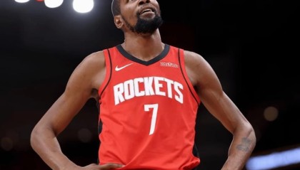 火箭拒逆转！杜兰特32+7创纪录，康宁汉姆12+8，申京19+5探花立功